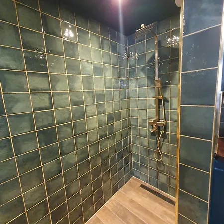 Surf & Sauna House *